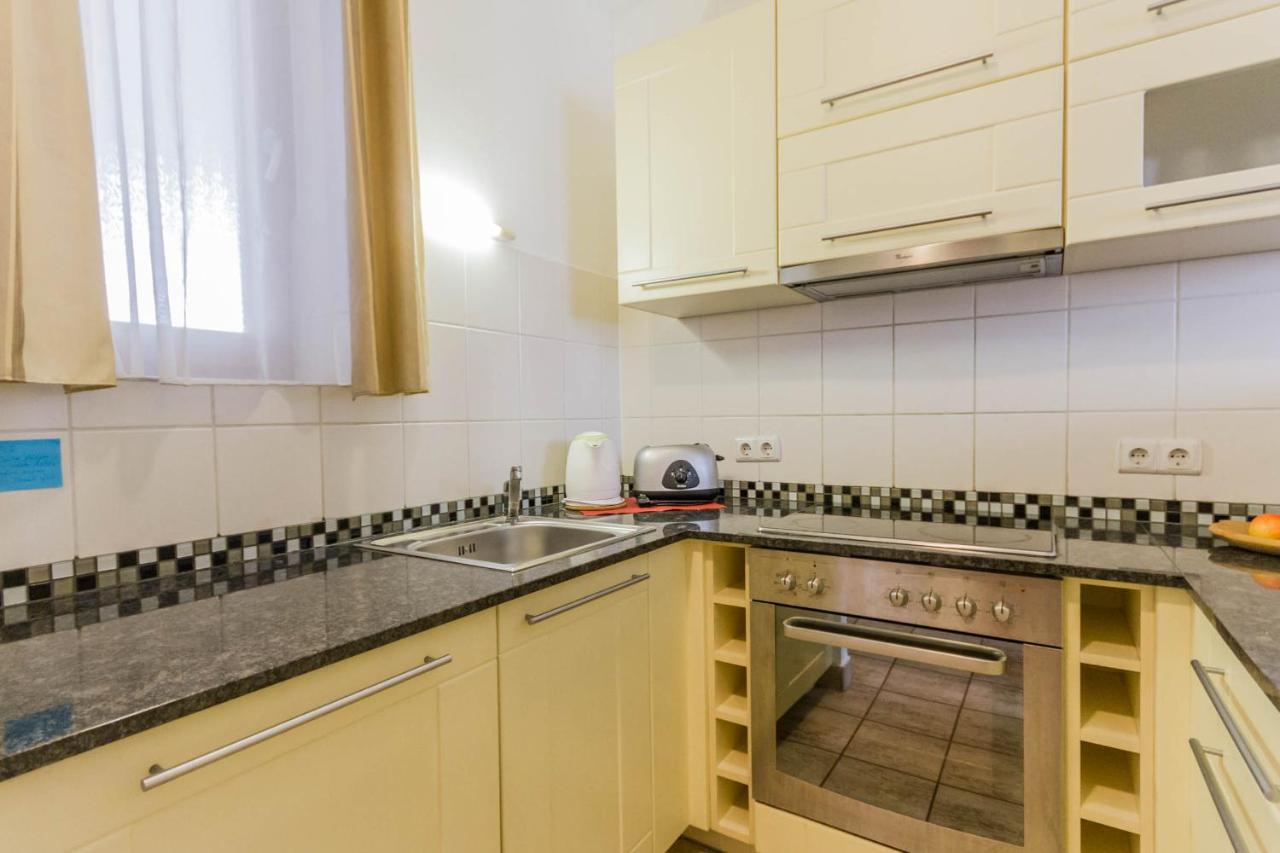 Lovag Charming Apartment In The Center-Ac Budapest Luaran gambar