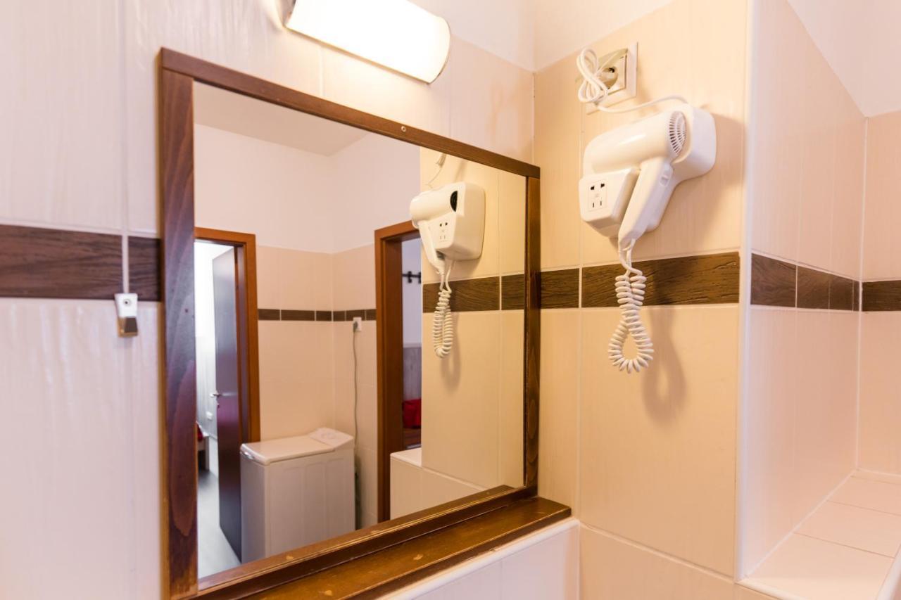 Lovag Charming Apartment In The Center-Ac Budapest Luaran gambar
